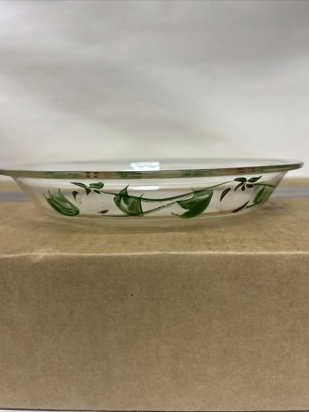 Pyrex 9” Glass Pie Pan Apple Decoration Embellishments GREAT COND